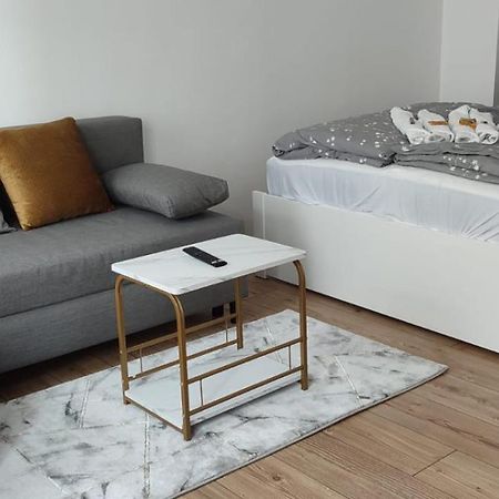 Privatzimmer-2 In Ruhiger Lage 9Min Von Hbh Nürnberg Eksteriør bilde